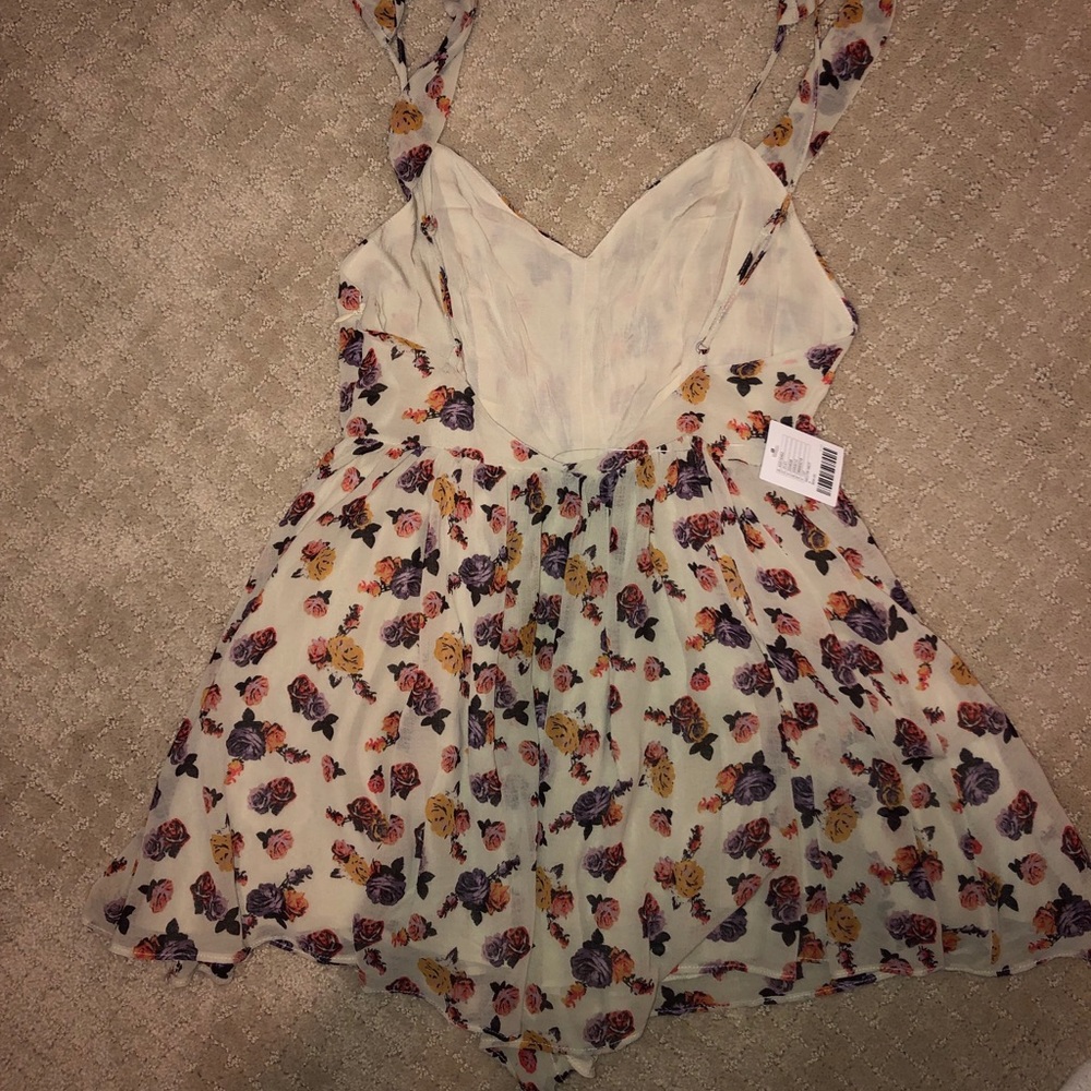 Floral romper - Picture 2 of 4